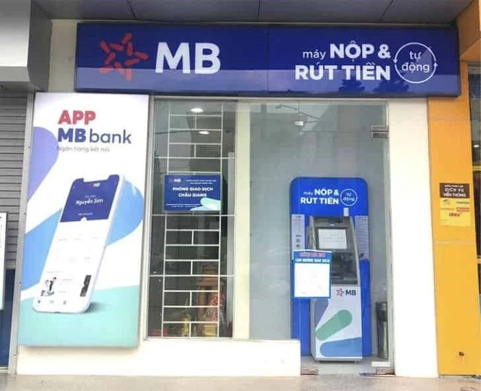 Mặt trước của cây ATM