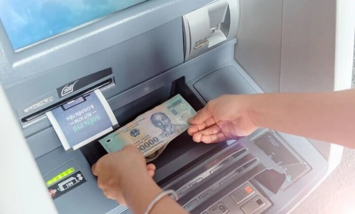 Hướng dẫn nạp tiền vào thẻ ATM