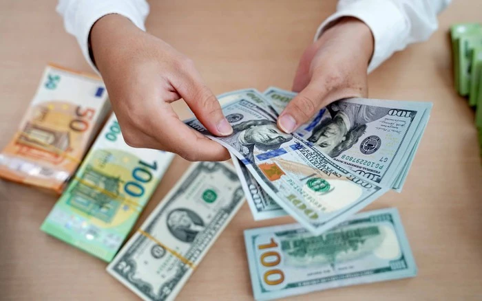 Đổi ngoại tệ tại sân bay