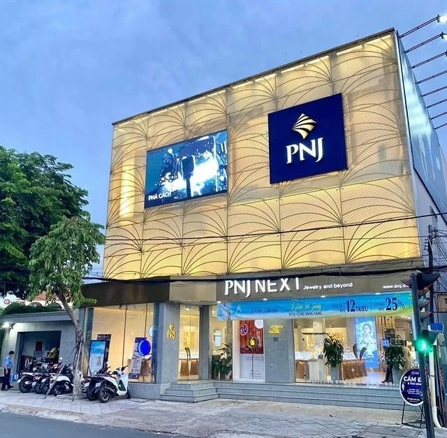 Cửa hàng trang sức PNJ tại thành phố lớn