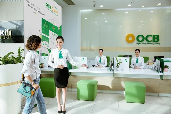 Đội ngũ nhân viên ngân hàng OCB