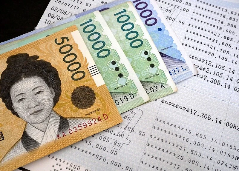 Đổi tiền tại tiệm vàng