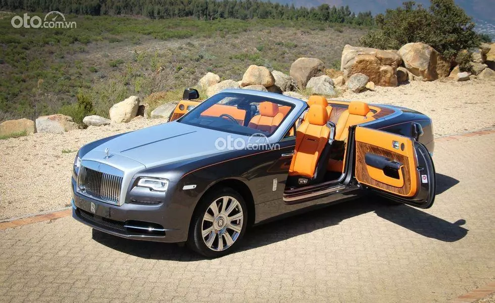 Giá xe Rolls-Royce: