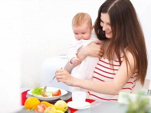 Đang cho con bú, có nên dùng thuốc làm mềm phân cho mẹ sau sinh?