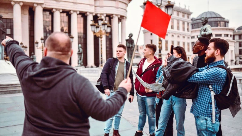 Tour Guide Là Gì? Công Việc Và Lợi Thế Của Ngành Này