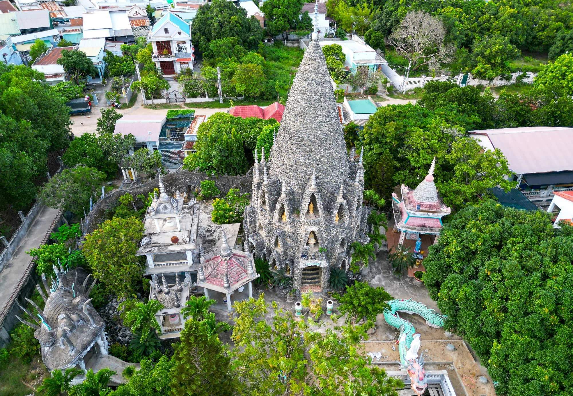 Tour Du Lịch Nha Trang: Tháp Bà Ponagar - Bãi Nhũ Tiên - Vinpearland - Chùa Ốc 3 Ngày 2 Đêm