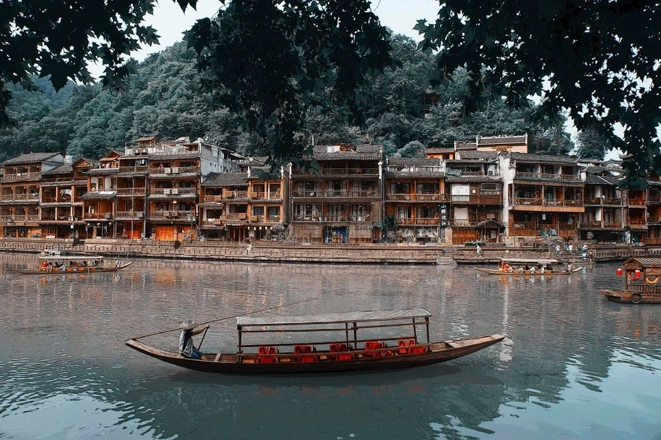 Tour Trung Quốc Phượng Hoàng Cổ Trấn