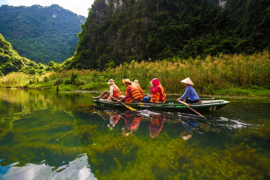 A guide to the boat tours of Ninh Binh | Vietnam Tourism