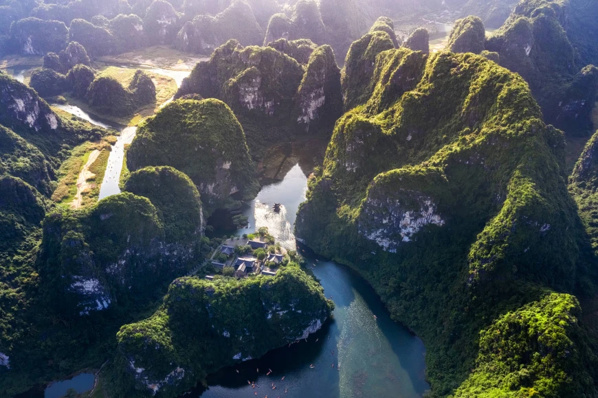 A guide to the boat tours of Ninh Binh | Vietnam Tourism