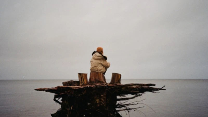 99++ hình ảnh buồn đăng Facebook cực deep