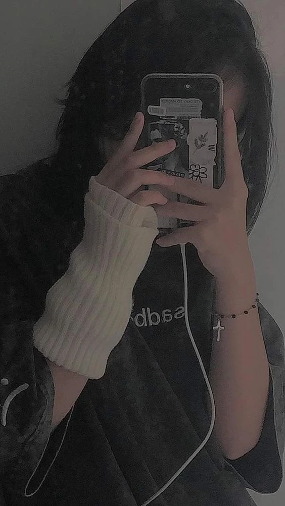 300+ Ảnh Đại Diện Đẹp Cho Nữ Che Mặt Đẹp, Cá Tính Nhất