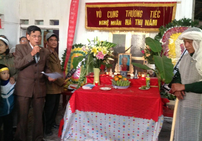 Chùm ảnh: Đám tang cụ Hà Thị Cầu đông mà lặng lẽ...
