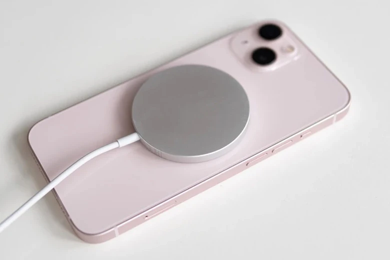 So sánh iPhone 12 và iPhone 13: Sự khác biệt như thế nào?