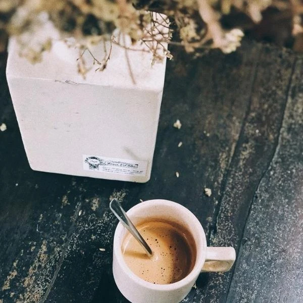 80+ Hình ảnh đi cà phê một mình đẹp nhất