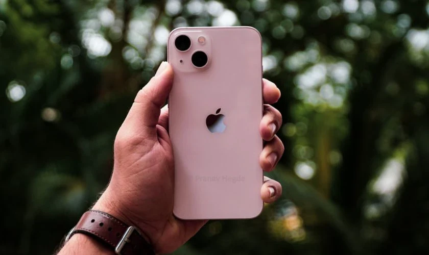 So sánh iPhone 13 và 14 Plus: Máy nào ngon hơn?