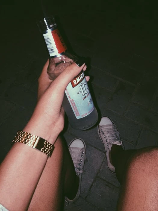 Hình ảnh nhậu một mình tuyệt vời