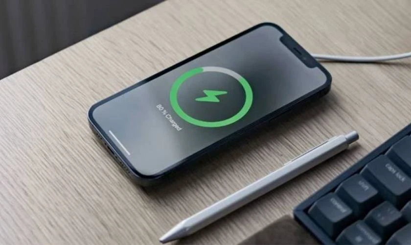 [GIẢI ĐÁP] Khi nào cần thay pin iPhone 13?