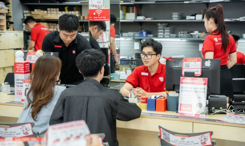 So sánh iPhone 11 và 12: Nên mua điện thoại nào?