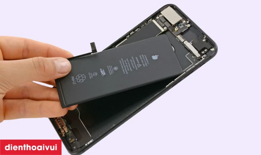 Thay pin iPhone SE 2020