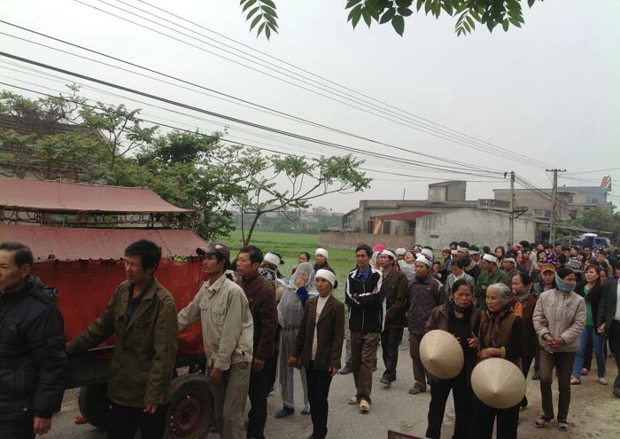 Chùm ảnh: Đám tang cụ Hà Thị Cầu đông mà lặng lẽ...