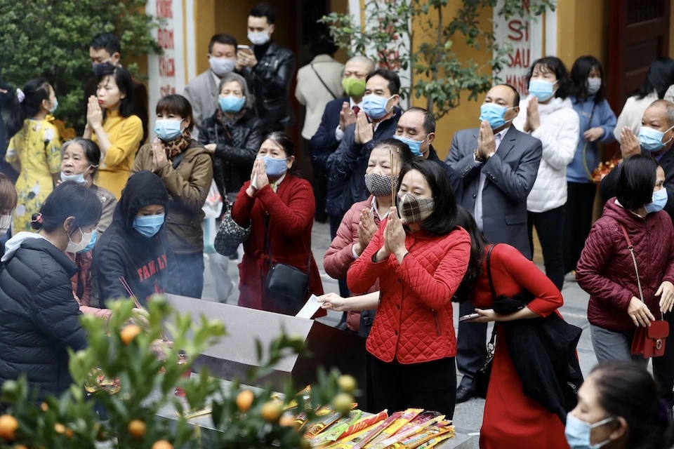 Đi lễ chùa, xin lộc đầu năm: Nét đẹp văn hóa của người Việt