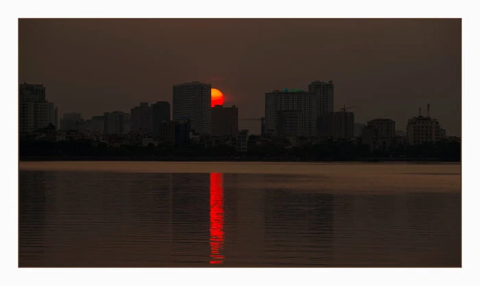 Ảnh tuyệt vời của Hồ Tây trong đêm