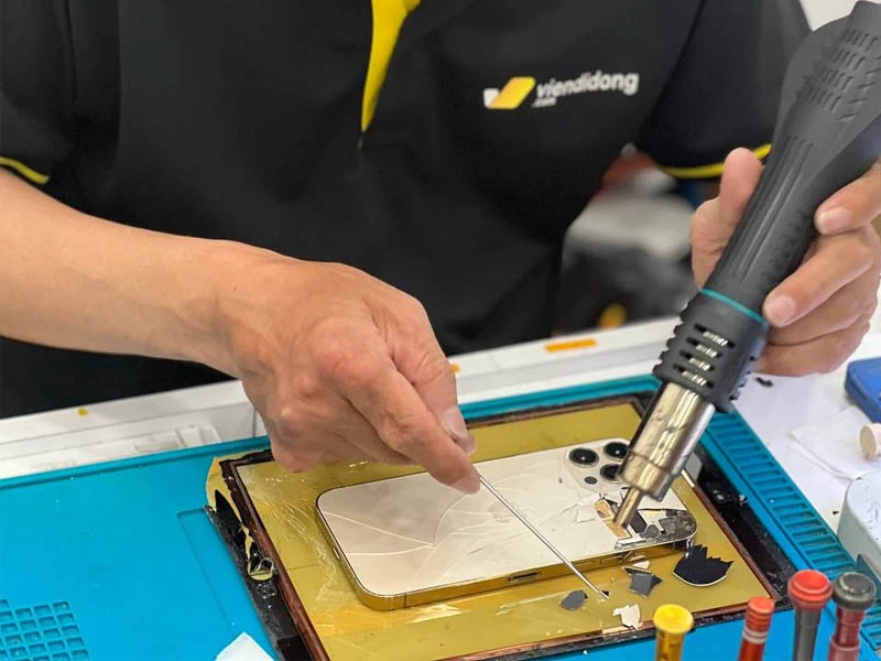 Thay nắp lưng iPhone