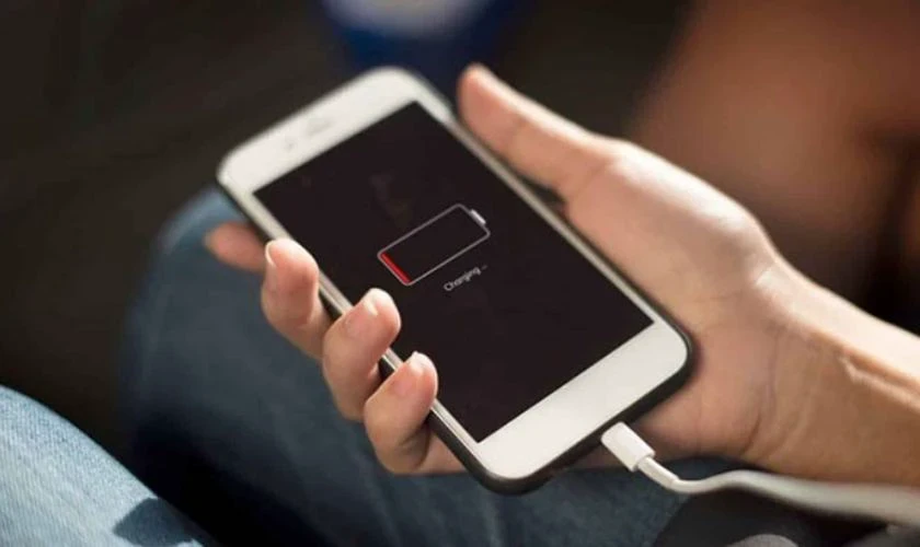 Bảng giá thay pin iPhone 8 Plus uy tín tháng 12/2024