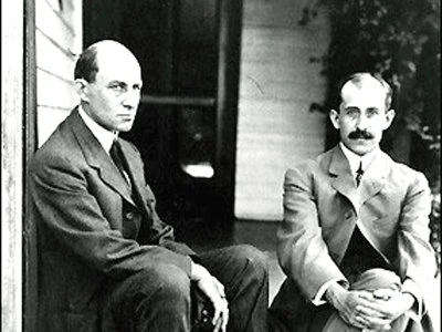 Anh em nhà Wright và hành trình mở đường cho ngành hàng không - Tuổi Trẻ Online