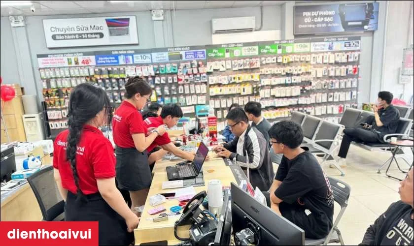 Thay kính lưng iPhone 15 Plus