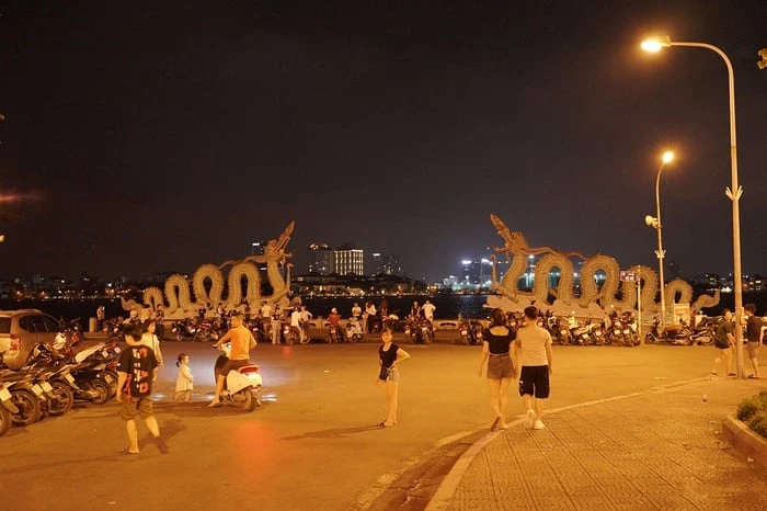 Ảnh tuyệt vời của Hồ Tây trong đêm