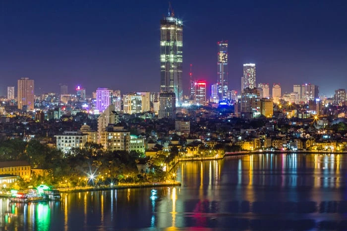 Ảnh tuyệt vời của Hồ Tây trong đêm