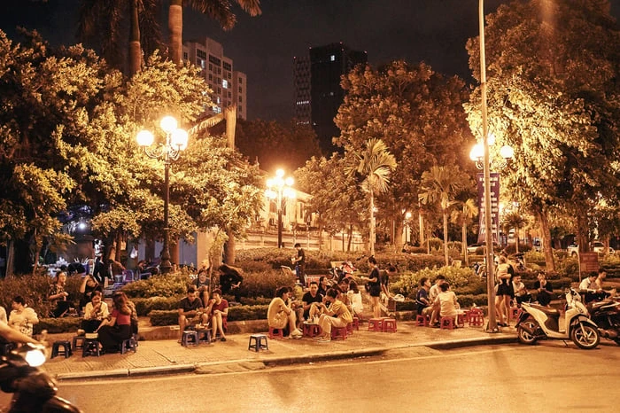 Ảnh tuyệt vời của Hồ Tây trong đêm