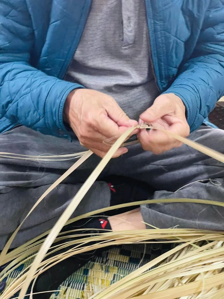 Quây quần gói bánh chưng xanh, giữ trọn dư vị ấm áp ngày Tết cổ truyền