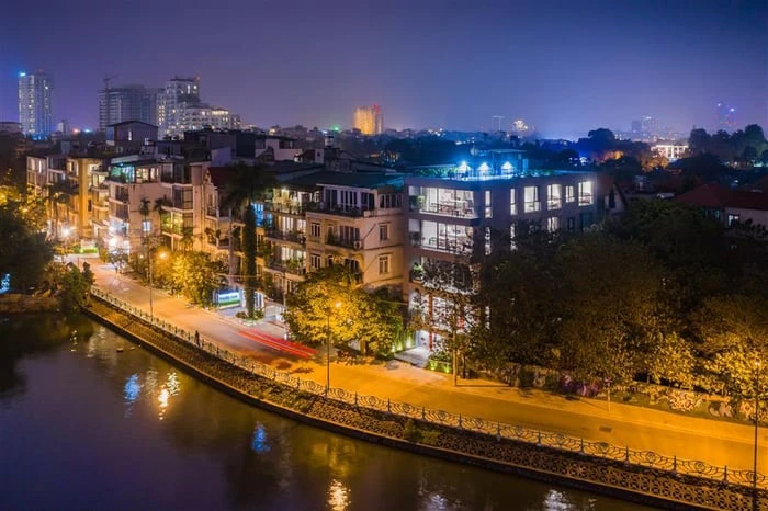 Ảnh tuyệt vời của Hồ Tây trong đêm