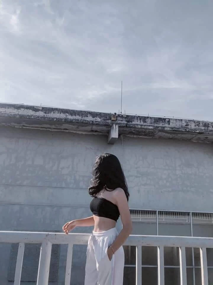 Tổng hợp 399+ ảnh eo thon che mặt ngầu quyến rũ