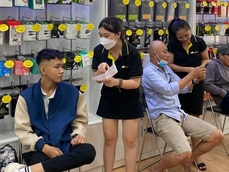 Thay nắp lưng iPhone