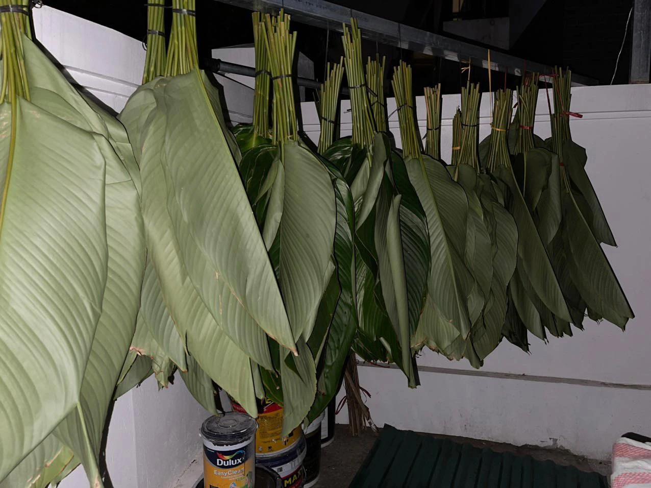 Quây quần gói bánh chưng xanh, giữ trọn dư vị ấm áp ngày Tết cổ truyền