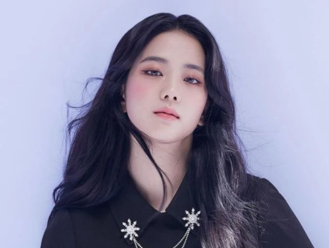 Dưới đây là những bức ảnh dễ thương và đáng yêu của Jisoo