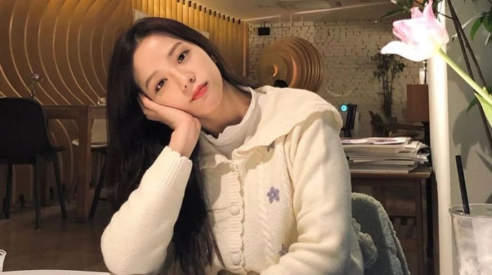 Dưới đây là những bức ảnh dễ thương và đáng yêu của Jisoo