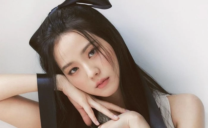 Dưới đây là những bức ảnh dễ thương và đáng yêu của Jisoo
