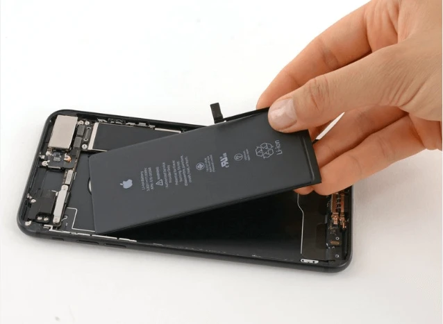 Thay pin iPhone Xs Chính hãng - Sửa chữa uy tín, lấy ngay sau 15 phút