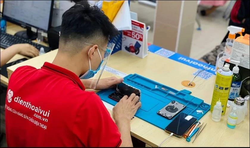 Bảng giá thay pin iPhone XS Max chính hãng mới nhất 2024