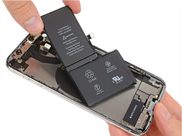 Thay pin iPhone X Chính hãng - Sửa chữa uy tín, lấy ngay sau 15 phút