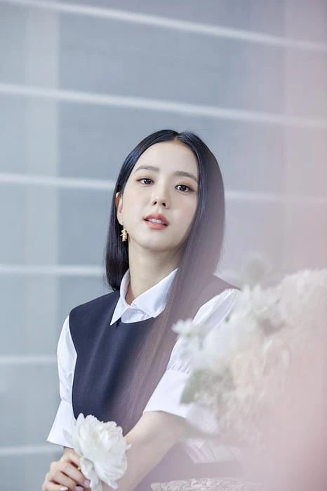 Dưới đây là những bức ảnh dễ thương và đáng yêu của Jisoo