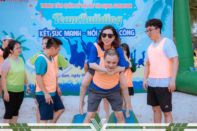 Top 35 trò chơi team building ngoài trời vui nhộn nhất 2025