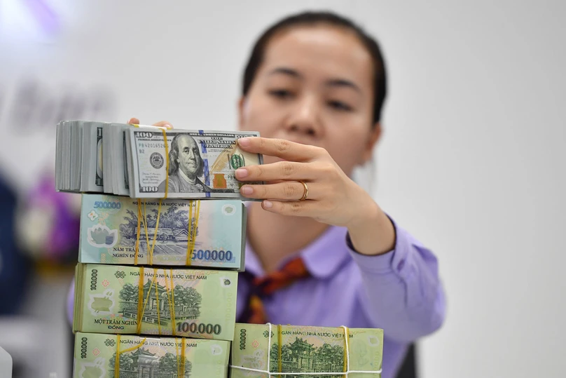 Hướng Dẫn Chuyển Đổi 2500 USD to VND Tại Việt Nam