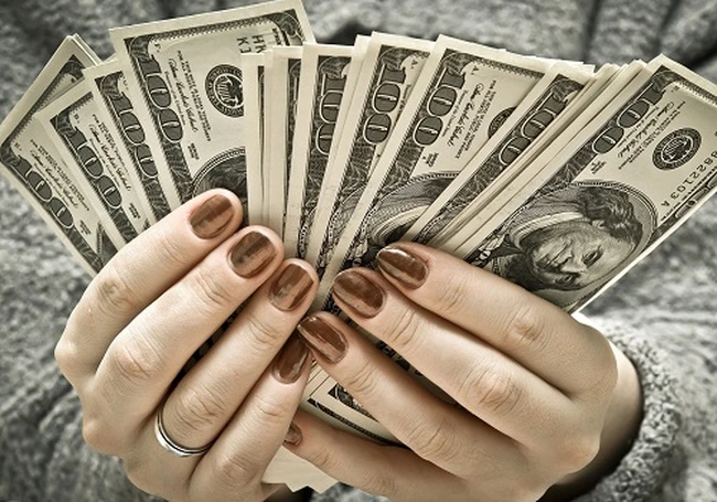 Tiền bạc và giá trị vô hình trong xã hội hiện đại